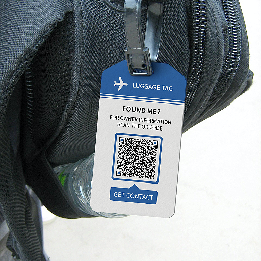 Пример QR-кода для vCard на багажной бирке
